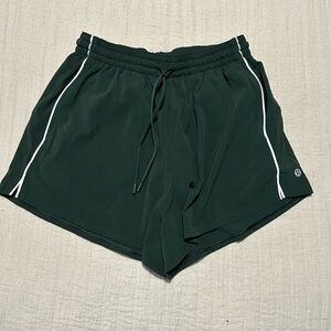 lululemon athletica court high rise Shorts